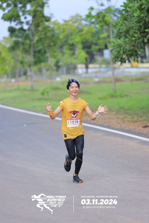 Race photo from Arutmin Borneo Run 2024