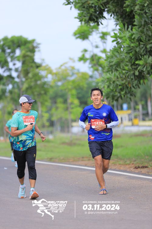 Race photo from Arutmin Borneo Run 2024