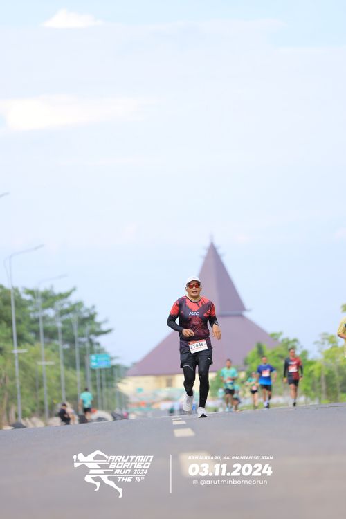 Race photo from Arutmin Borneo Run 2024