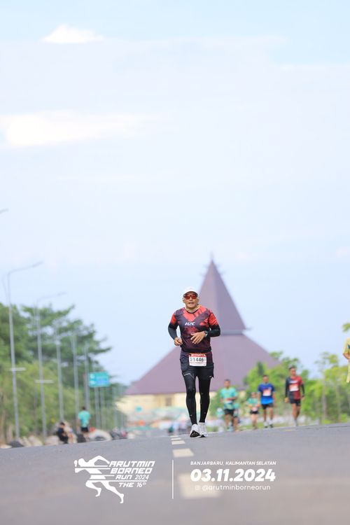 Race photo from Arutmin Borneo Run 2024