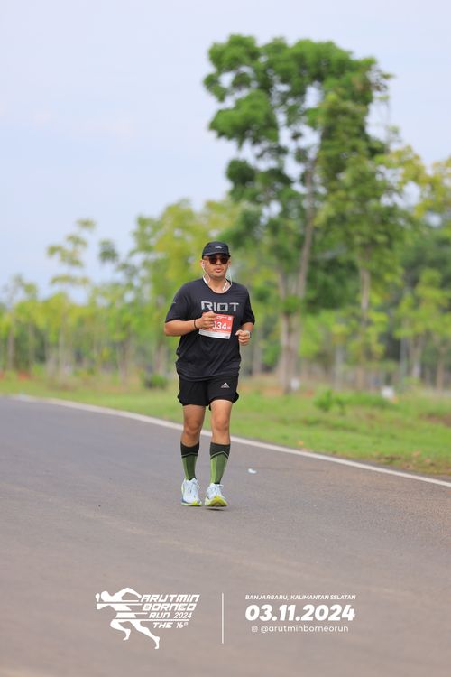Race photo from Arutmin Borneo Run 2024