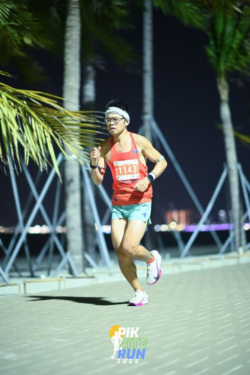 Race photo from PIK NITE RUN 2025