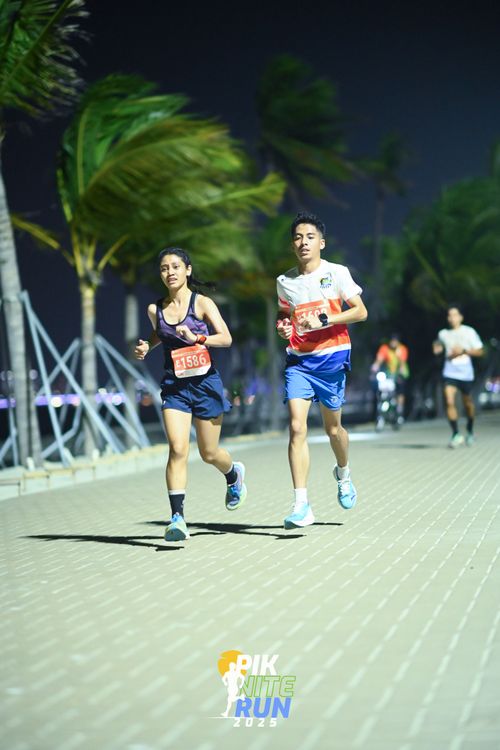 Race photo from PIK NITE RUN 2025