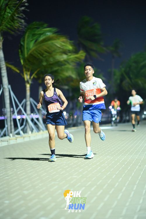 Race photo from PIK NITE RUN 2025