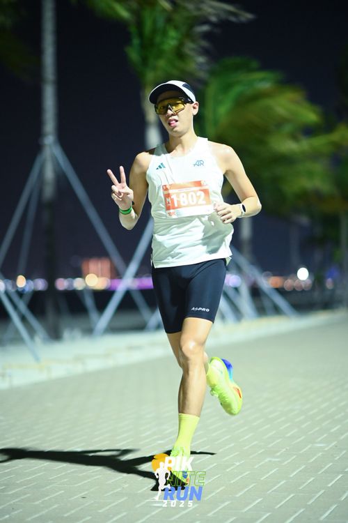 Race photo from PIK NITE RUN 2025