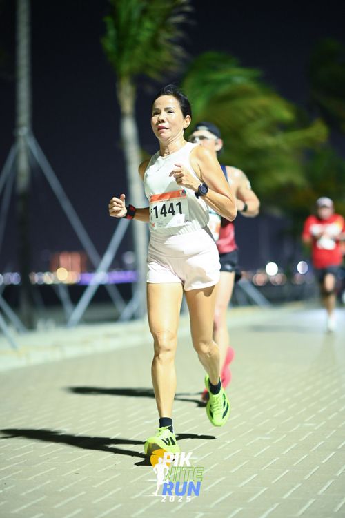 Race photo from PIK NITE RUN 2025