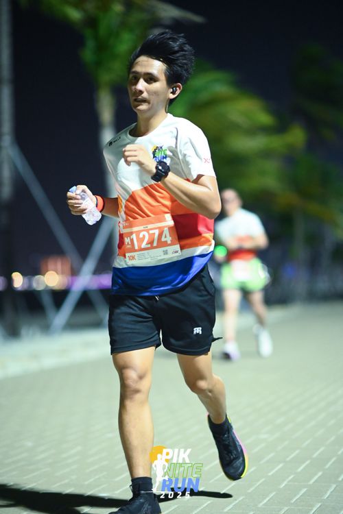 Race photo from PIK NITE RUN 2025