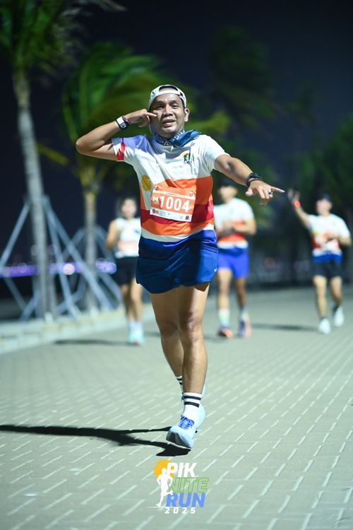 Race photo from PIK NITE RUN 2025