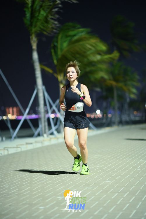 Race photo from PIK NITE RUN 2025