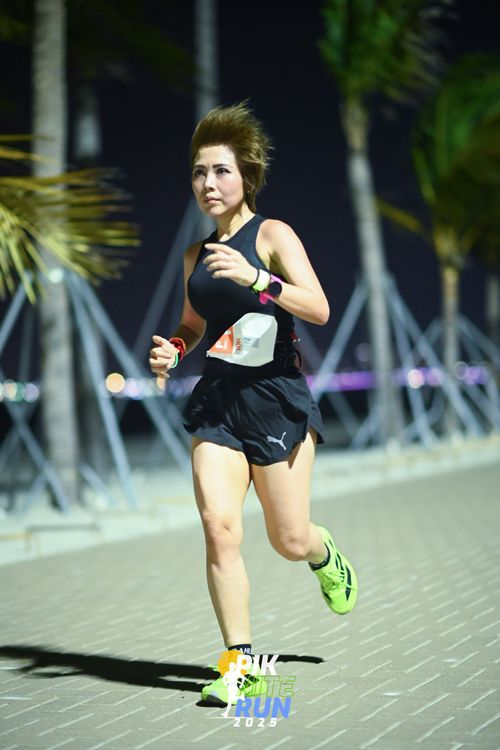 Race photo from PIK NITE RUN 2025