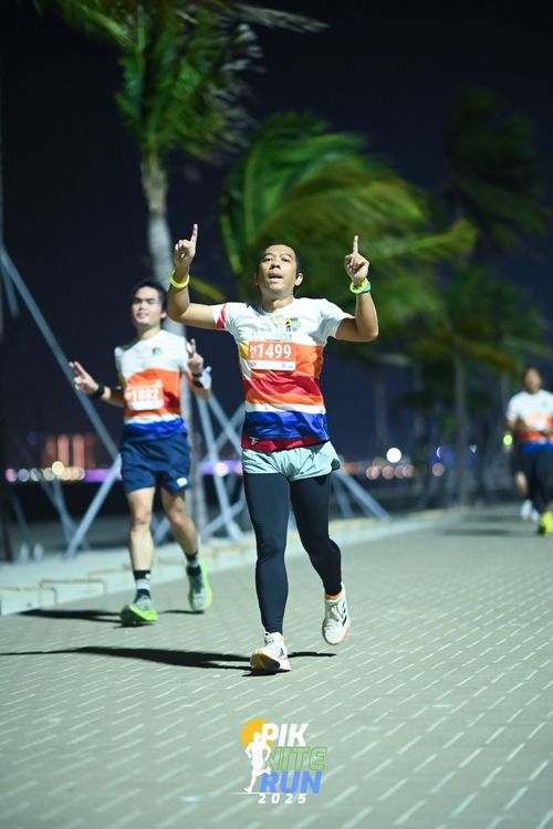 Race photo from PIK NITE RUN 2025