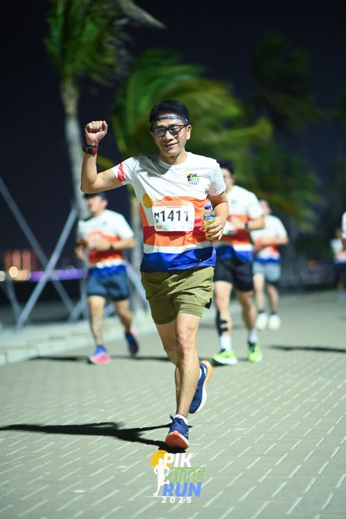 Race photo from PIK NITE RUN 2025