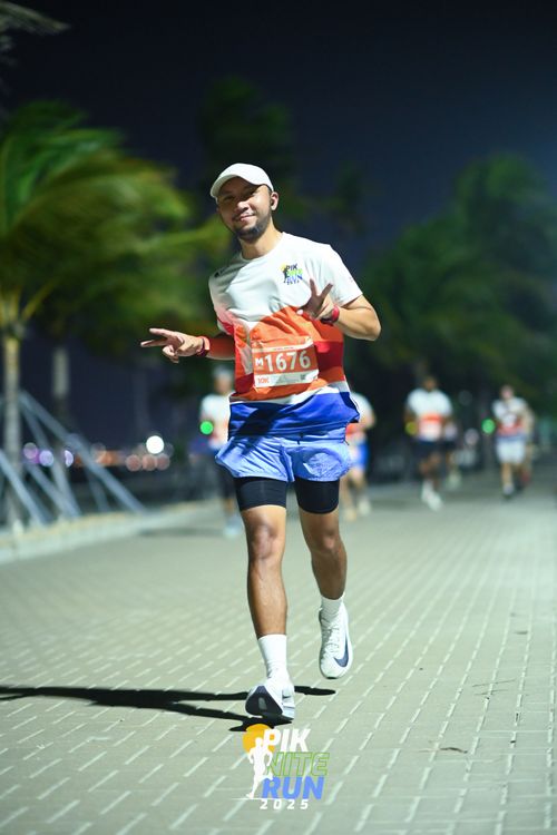 Race photo from PIK NITE RUN 2025