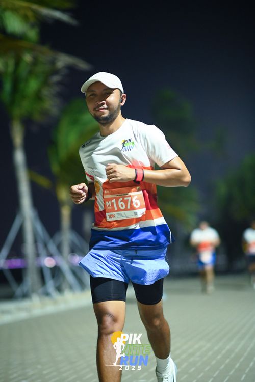 Race photo from PIK NITE RUN 2025