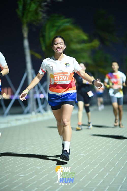 Race photo from PIK NITE RUN 2025