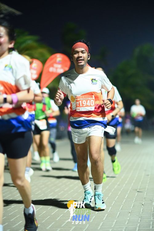 Race photo from PIK NITE RUN 2025