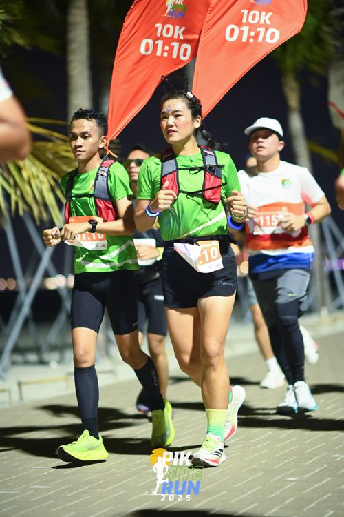 Race photo from PIK NITE RUN 2025