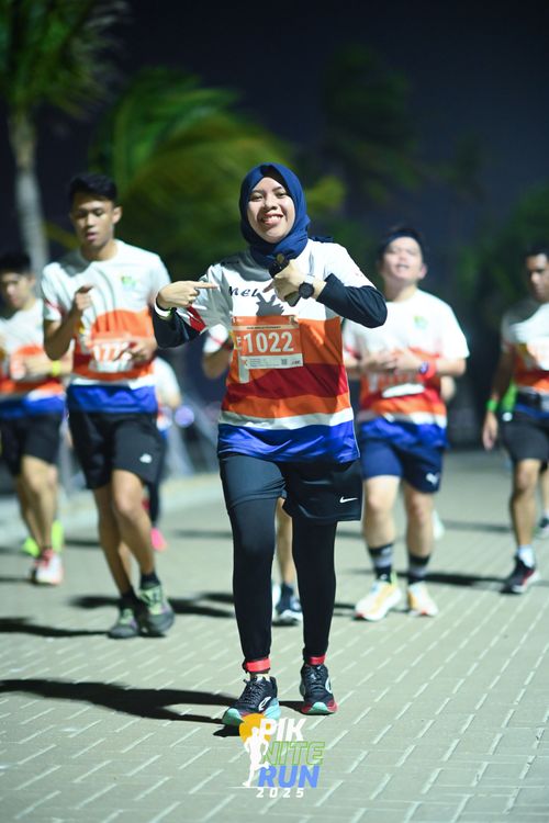 Race photo from PIK NITE RUN 2025