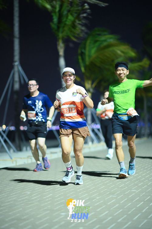 Race photo from PIK NITE RUN 2025