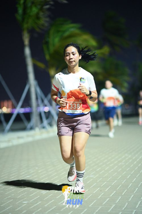 Race photo from PIK NITE RUN 2025