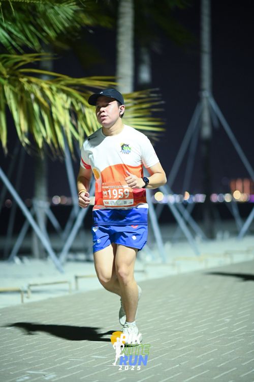 Race photo from PIK NITE RUN 2025