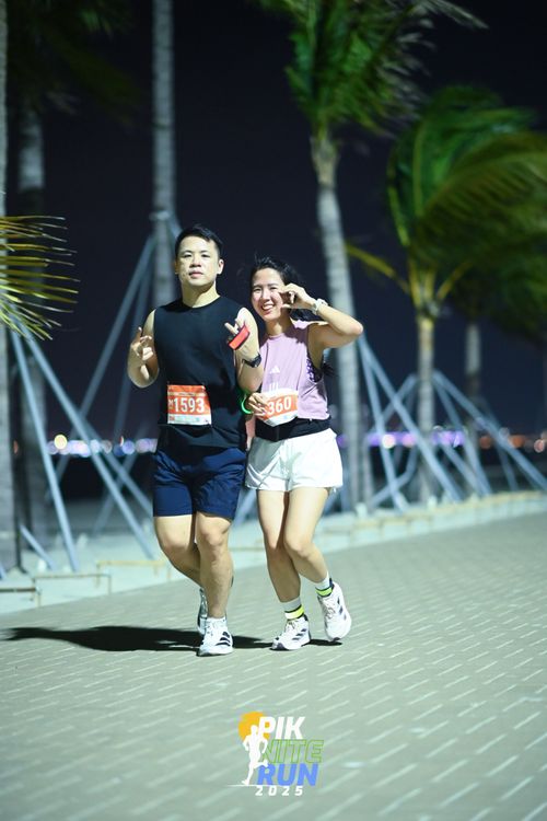 Race photo from PIK NITE RUN 2025
