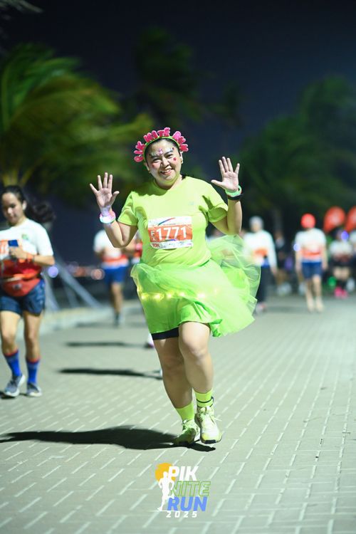 Race photo from PIK NITE RUN 2025