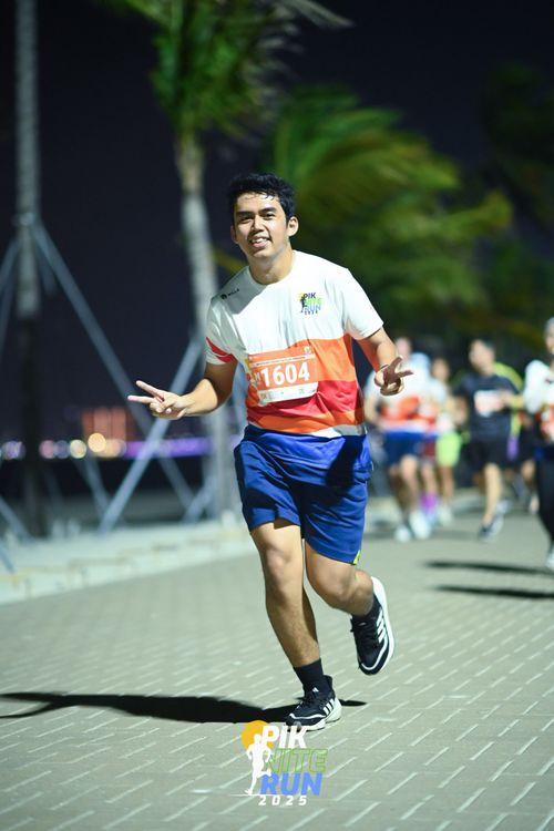 Race photo from PIK NITE RUN 2025