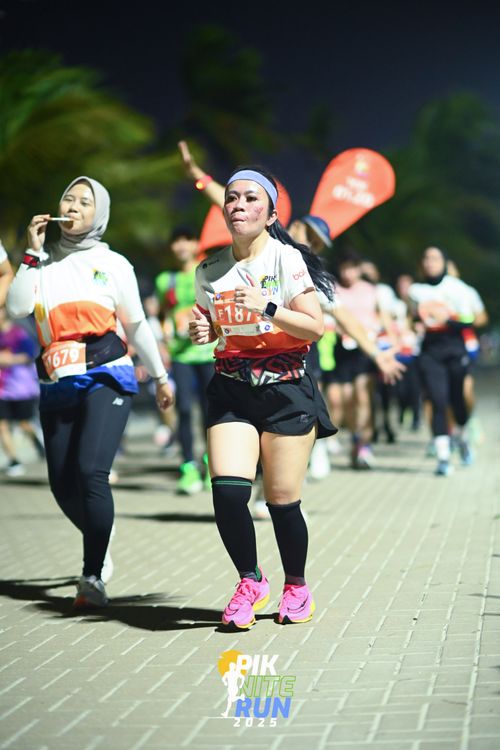 Race photo from PIK NITE RUN 2025