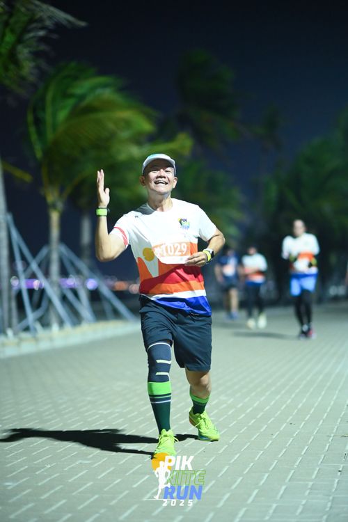 Race photo from PIK NITE RUN 2025