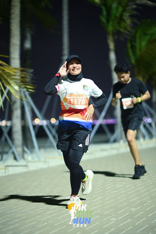 Race photo from PIK NITE RUN 2025