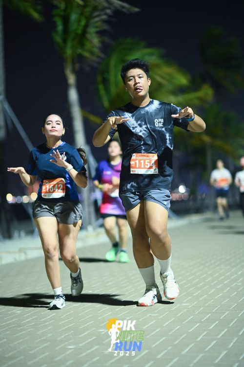 Race photo from PIK NITE RUN 2025