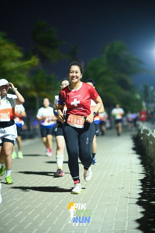 Race photo from PIK NITE RUN 2025