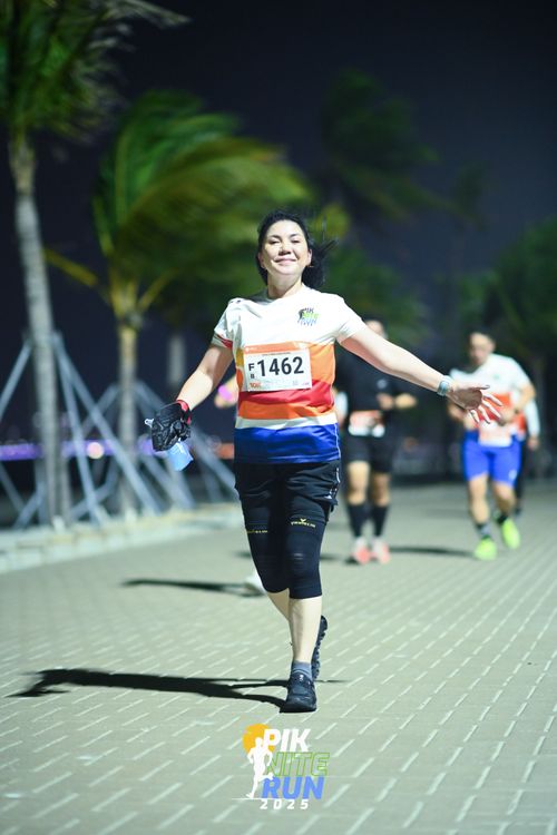 Race photo from PIK NITE RUN 2025