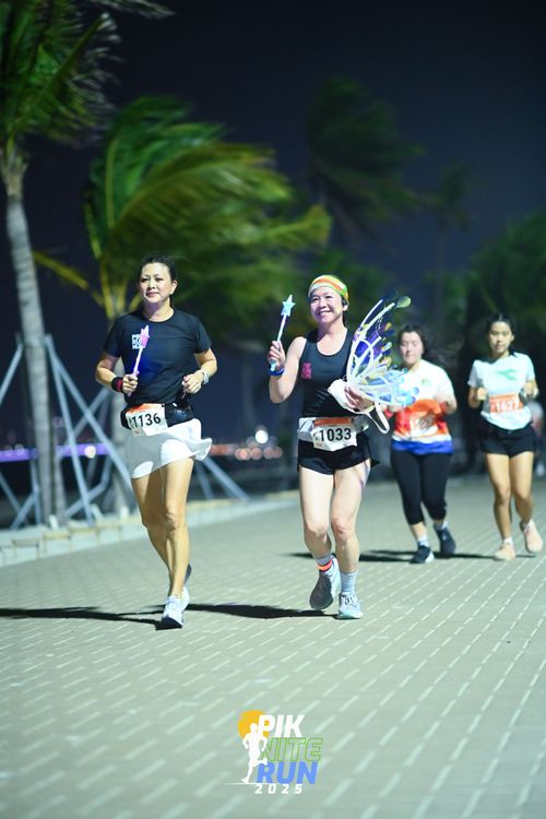 Race photo from PIK NITE RUN 2025