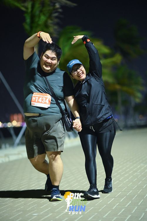 Race photo from PIK NITE RUN 2025
