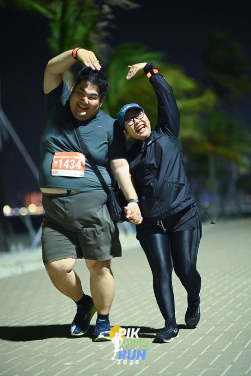 Race photo from PIK NITE RUN 2025