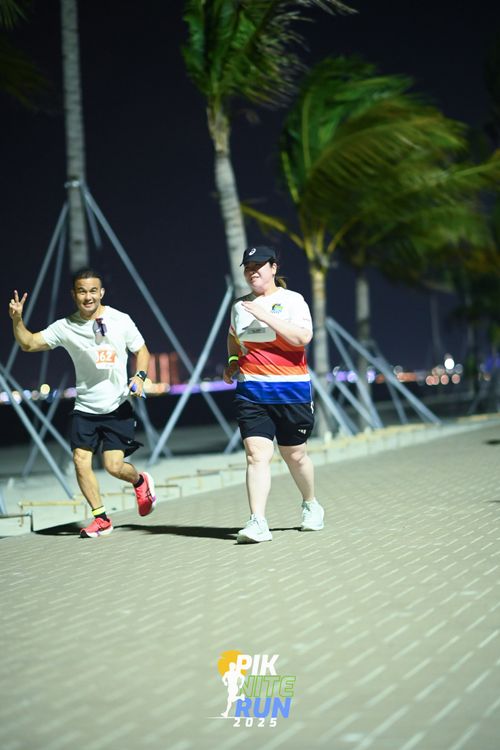 Race photo from PIK NITE RUN 2025