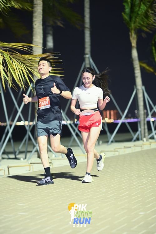 Race photo from PIK NITE RUN 2025