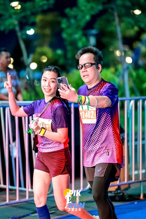 Race photo from PIK NITE RUN 2025