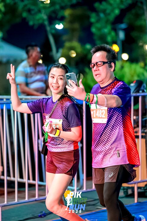 Race photo from PIK NITE RUN 2025