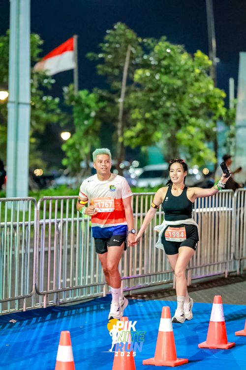 Race photo from PIK NITE RUN 2025
