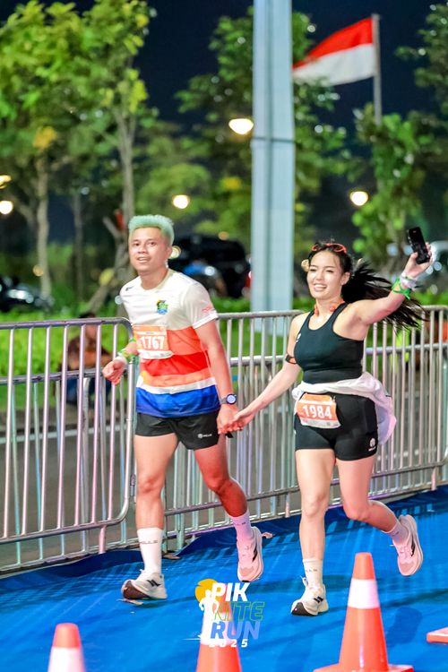 Race photo from PIK NITE RUN 2025