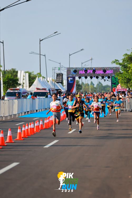 Race photo from PIK NITE RUN 2025