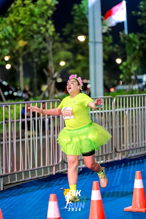 Race photo from PIK NITE RUN 2025