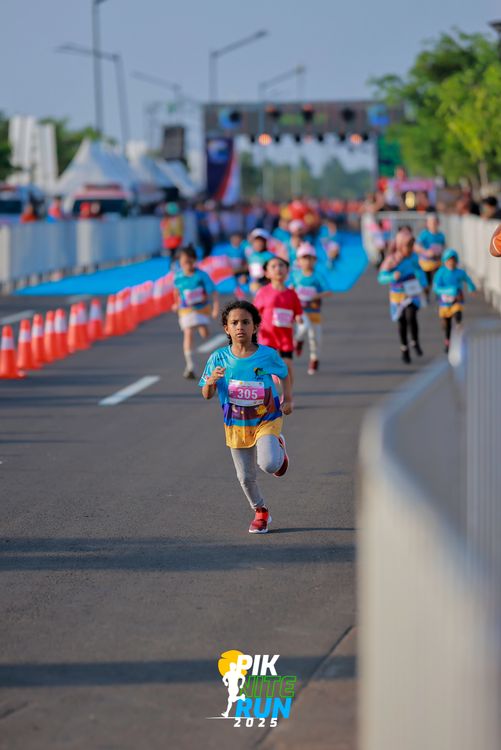 Race photo from PIK NITE RUN 2025