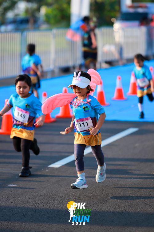 Race photo from PIK NITE RUN 2025