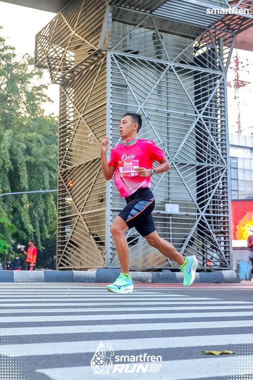 Race photo from Smartfren Run 2025 