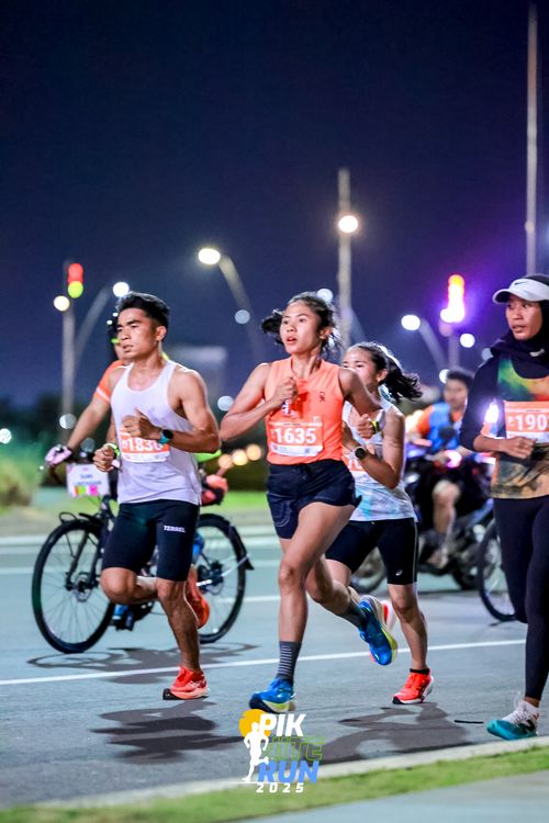 Race photo from PIK NITE RUN 2025