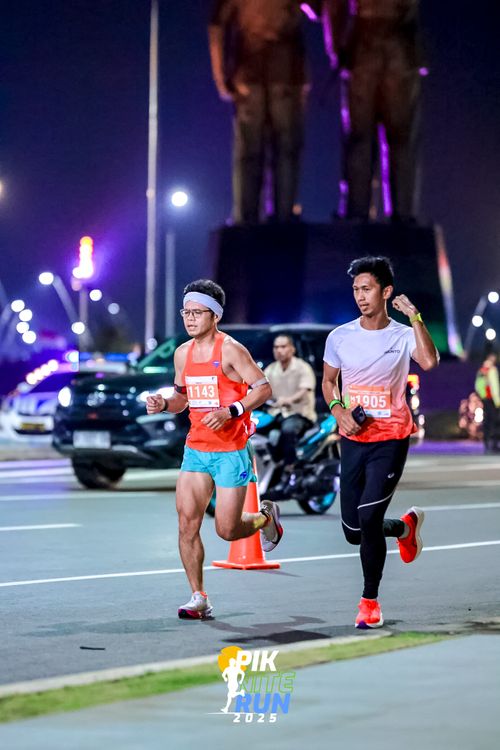 Race photo from PIK NITE RUN 2025